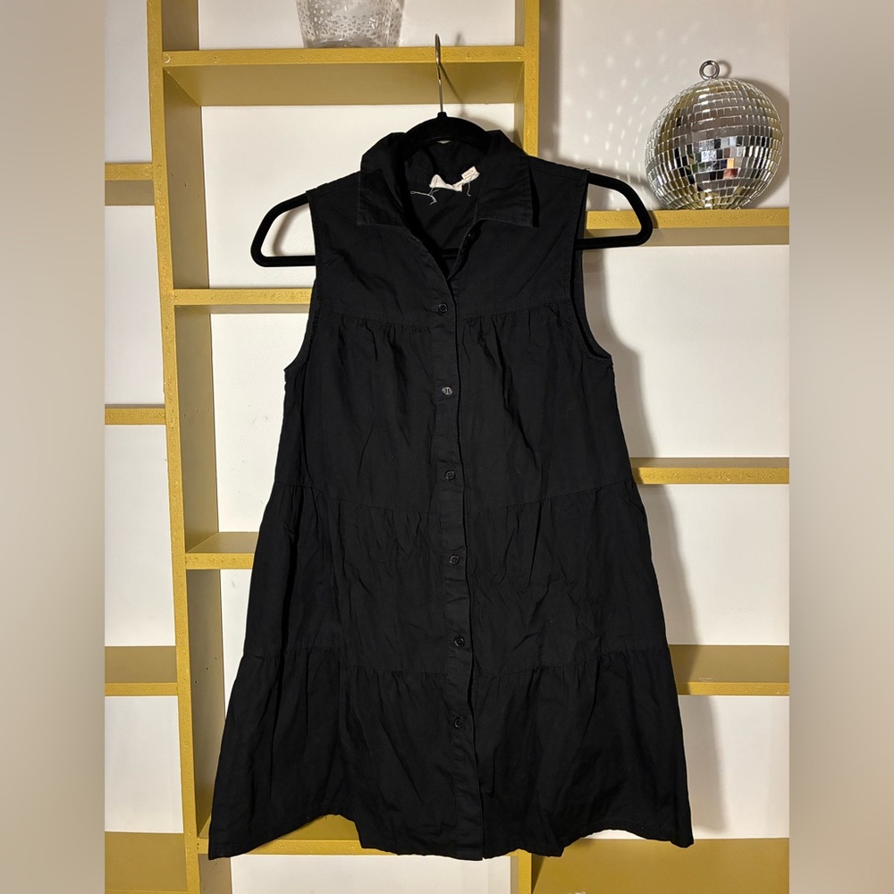 Sleeveless Black Button-Front Tiered Shirt